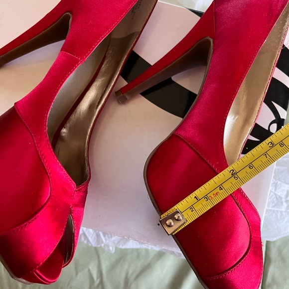 Nine West Women's Red Satin Paws Peep Toe Pumps - Picture 5 of 14